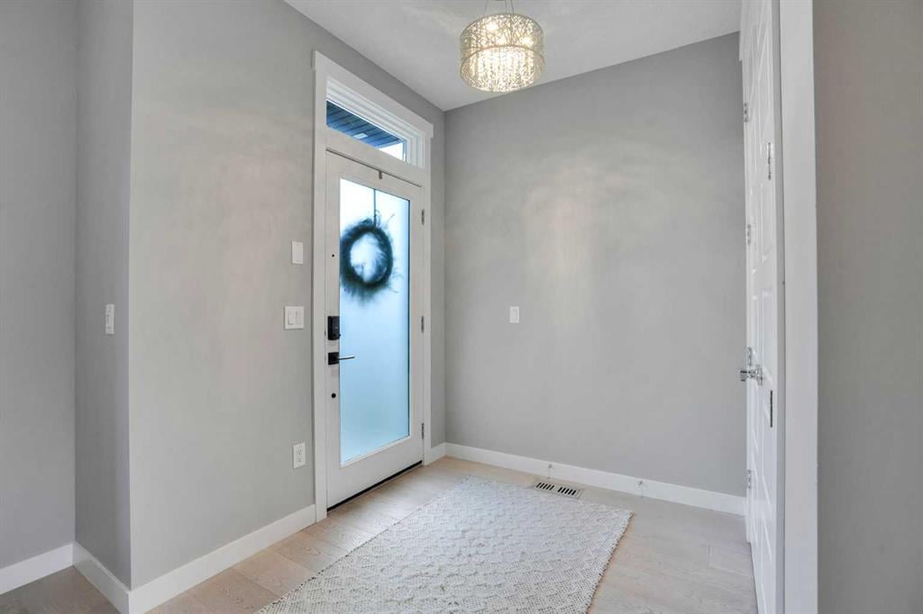 Additional image 2 of 4405 20 Avenue NW, Calgary, AB, T3B 0T5