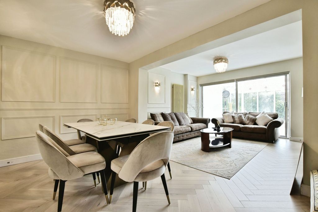 Additional image 3 of 4 bed detached house for saleWoburn Drive, Altrincham WA15