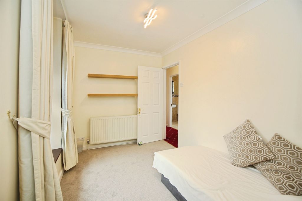 Additional image 21 of 4 bed barn conversion for saleHenstaff Court, Pontyclun CF72