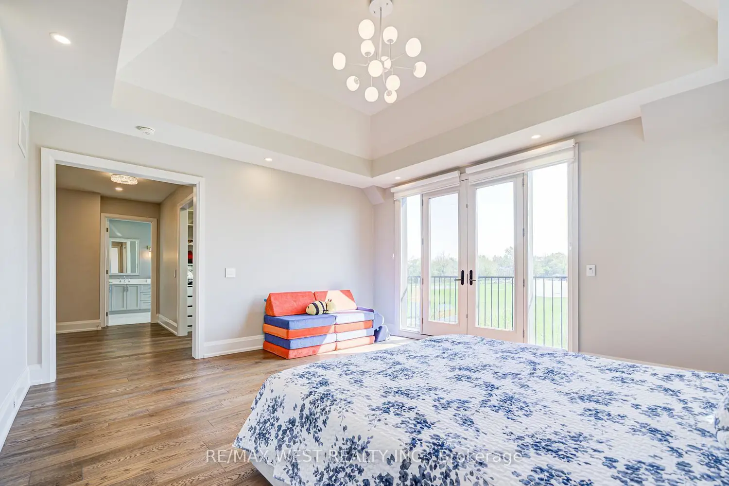 Additional image 10 of 2194 Haygate Crescent