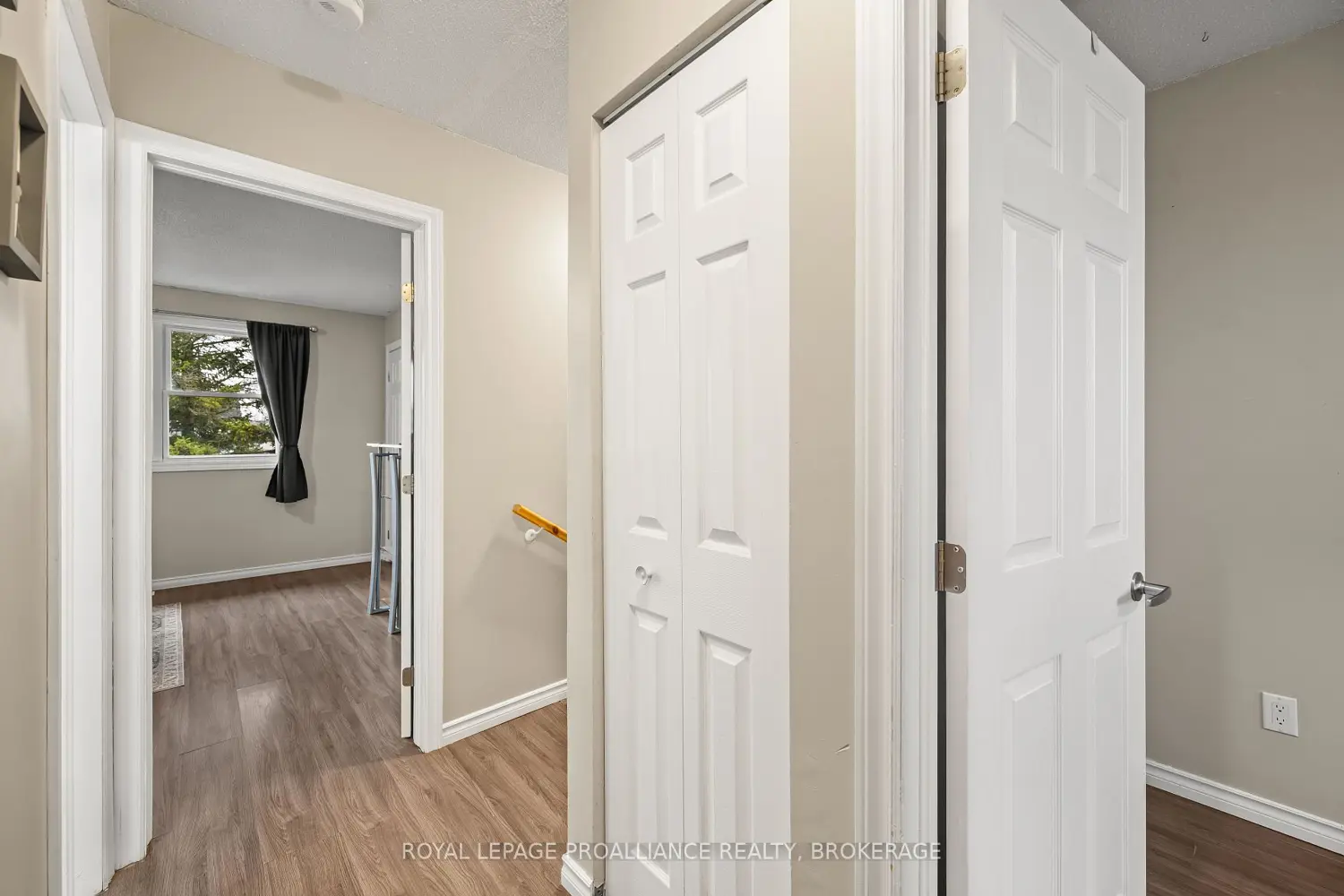 Additional image 9 of 884 Larchwood Crescent