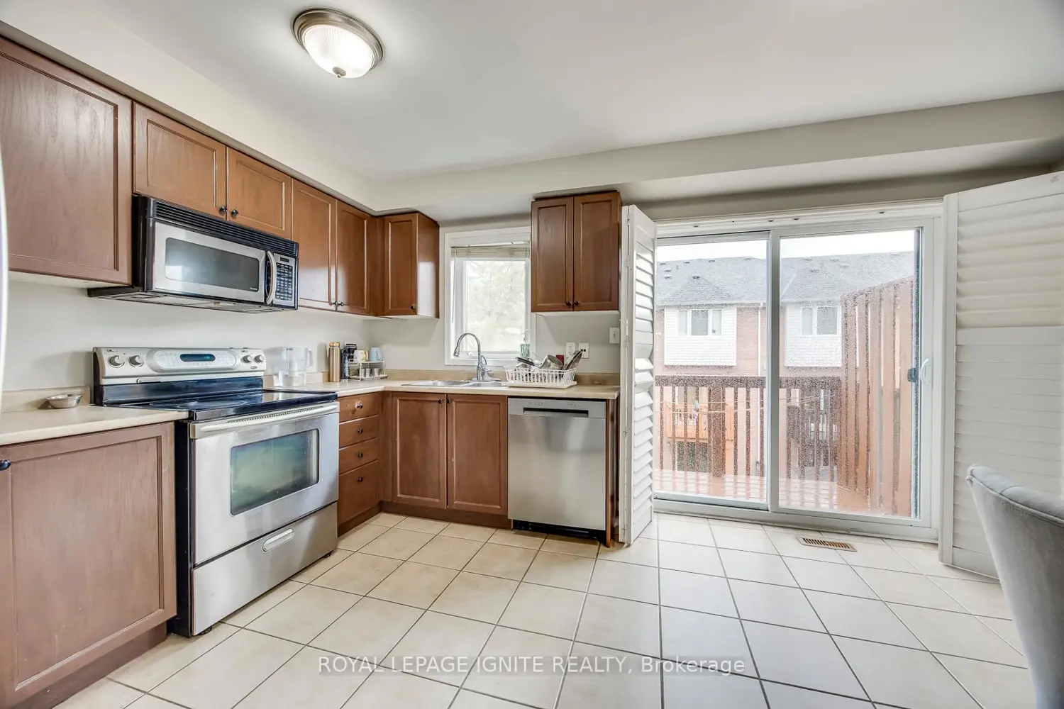 Additional image 6 of 7086 Fairmeadow Crescent
