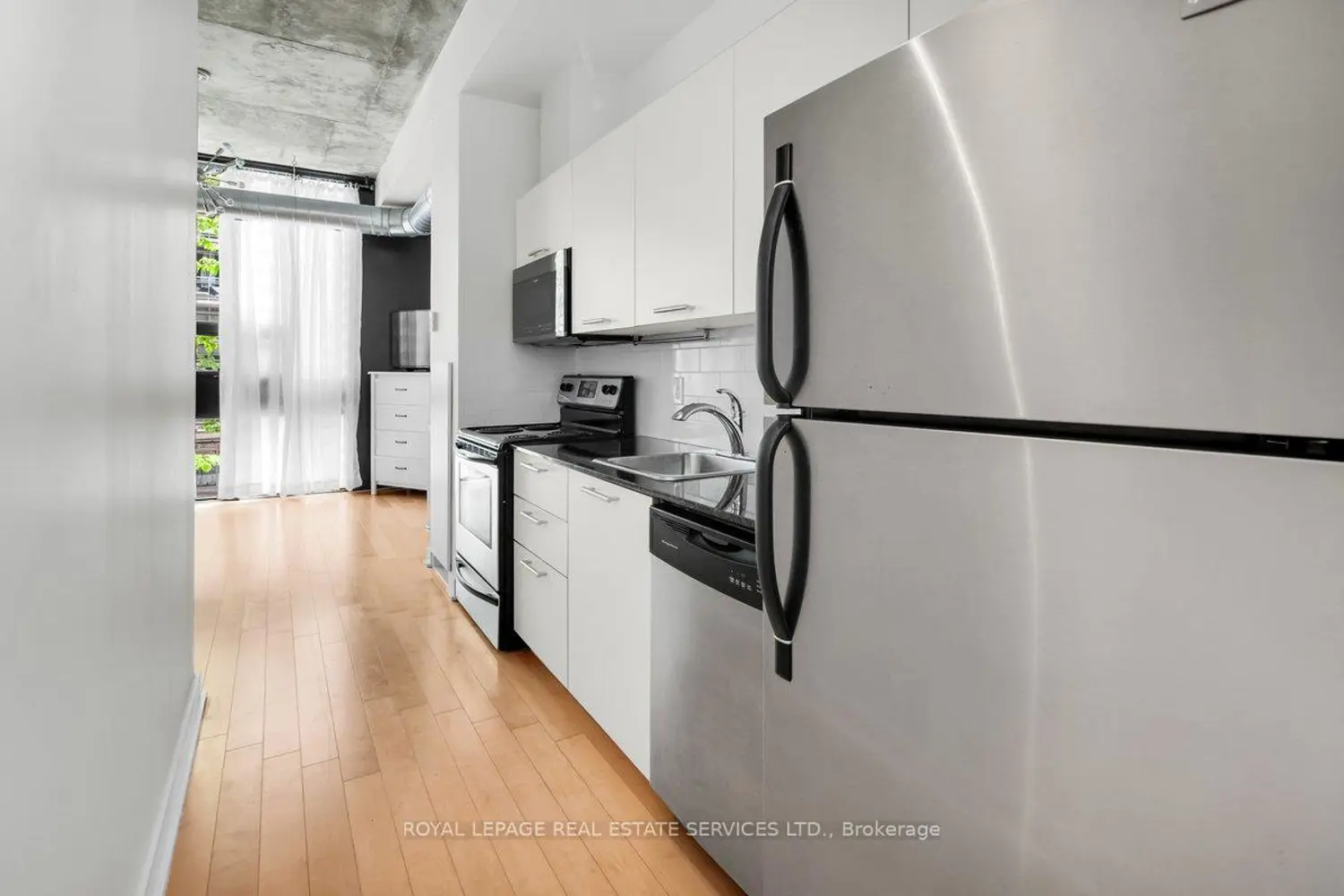 60 Bathurst Street 210 photo 3