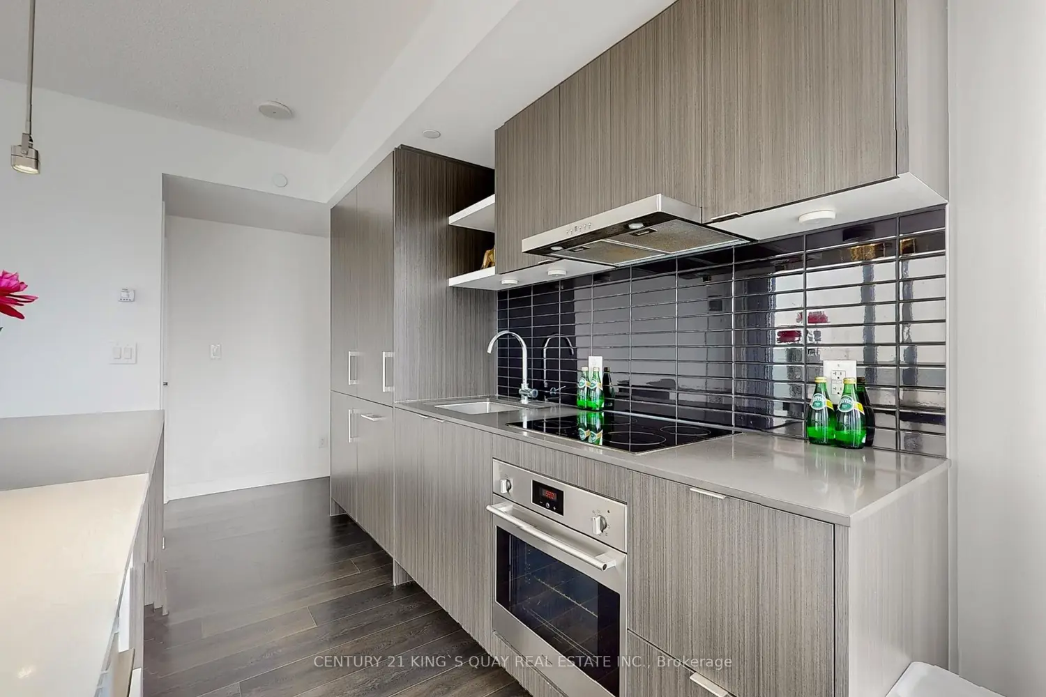 88 Harbour Street 4204 photo 5