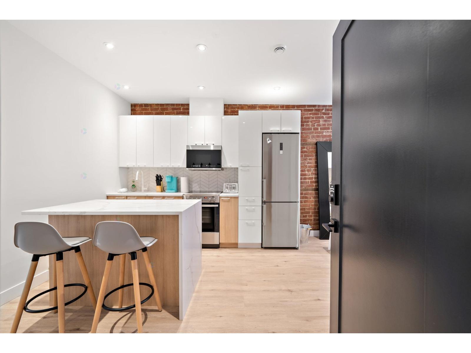3722 Av. Laval