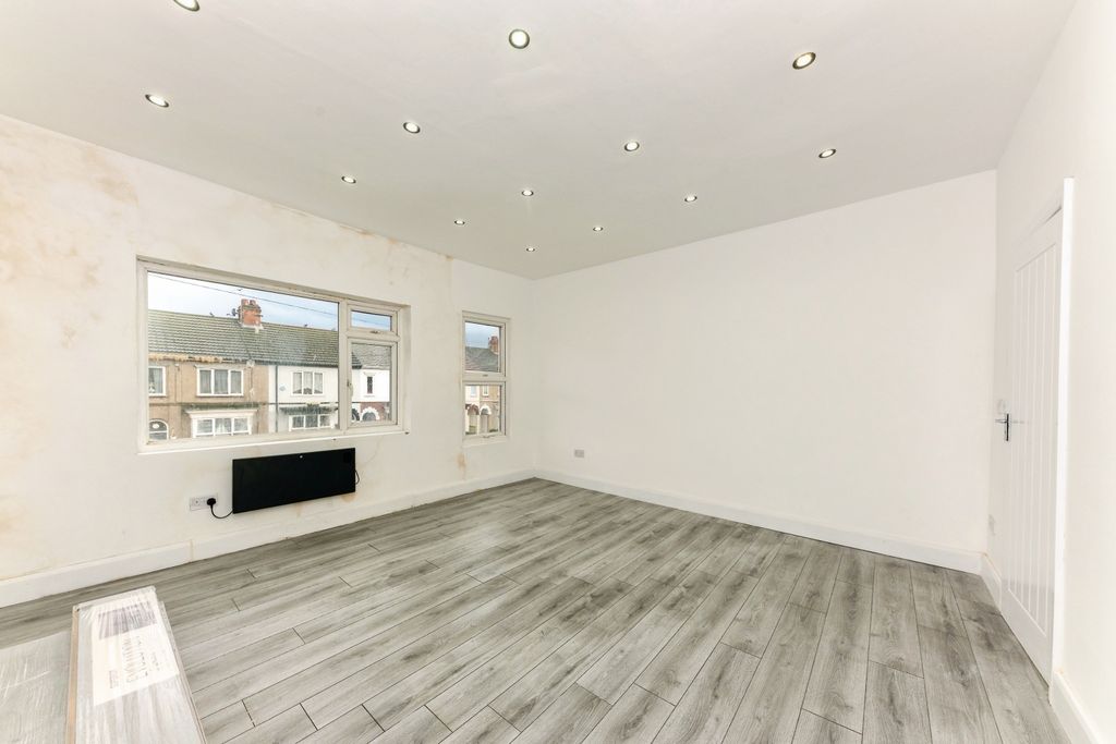 Additional image 8 of 1 bed property for saleCromwell Road, Grimsby DN31