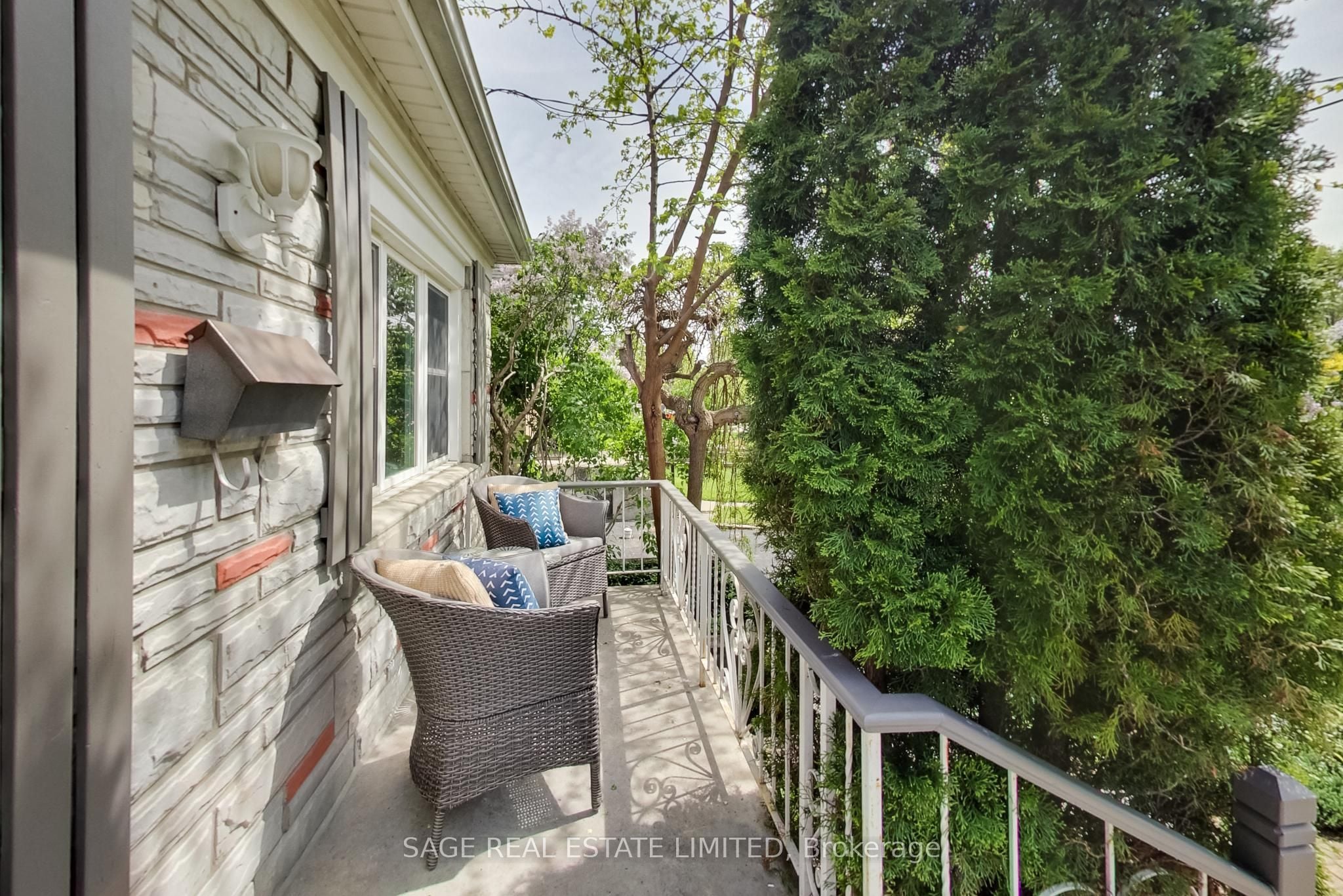 Additional image 4 of 35 Blakley Avenue, Toronto, ON, M6N 3Y4