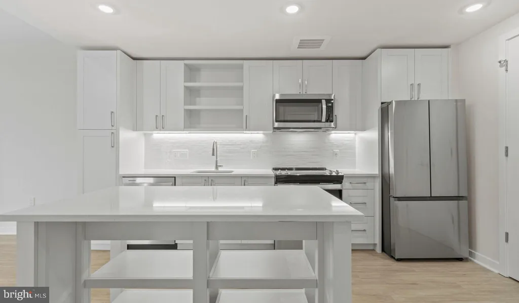 Additional image 28 of 4000 Wisconsin Avenue NW Unit 4K-594, Washington, DC 20016