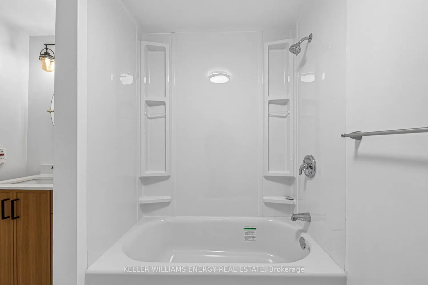 Additional image 13 of 251 Kinmount Crescent