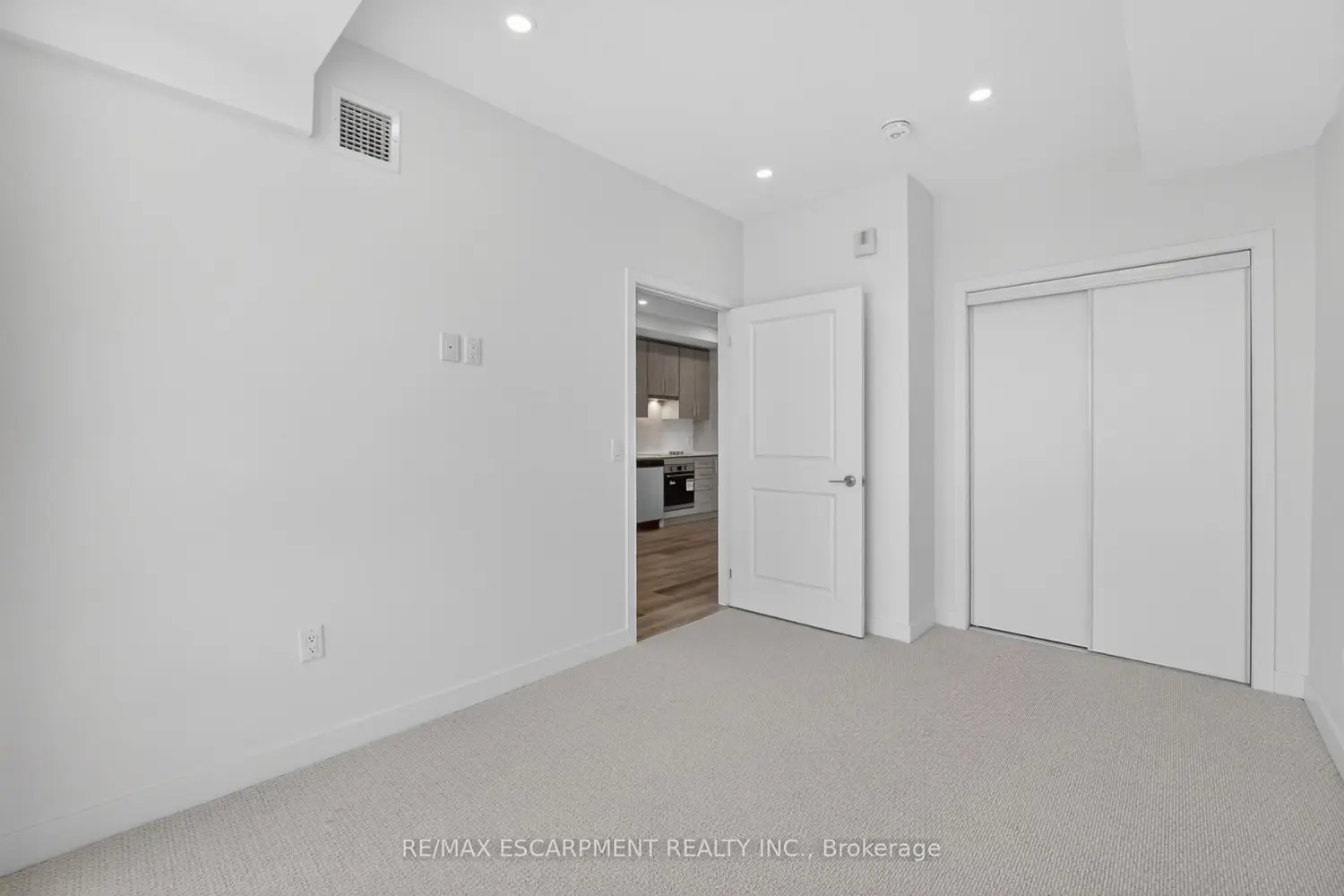Additional image 14 of 461 Green Road 321