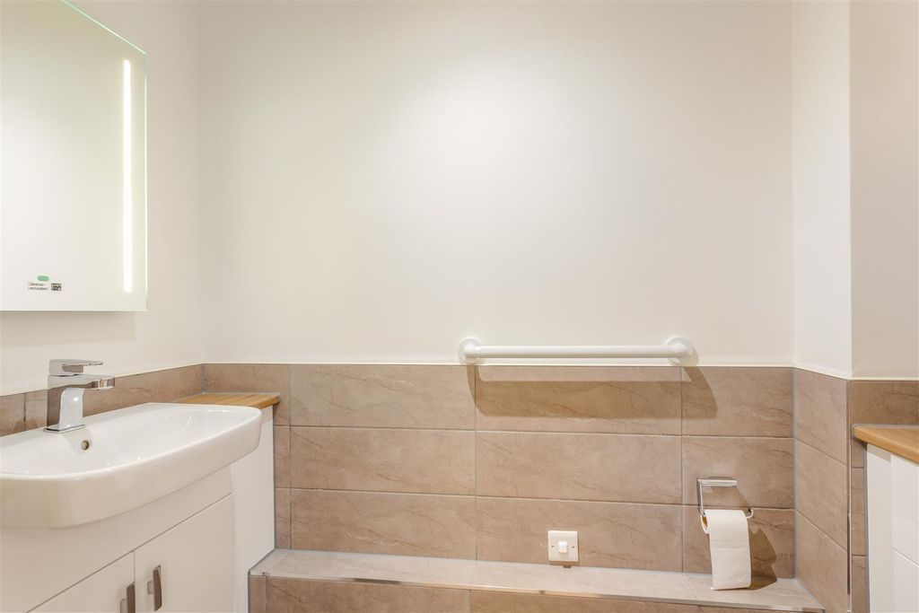 Additional image 35 of 2 bed flat for saleSaxon Gardens, Penn Street, Oakham, Rutland LE15