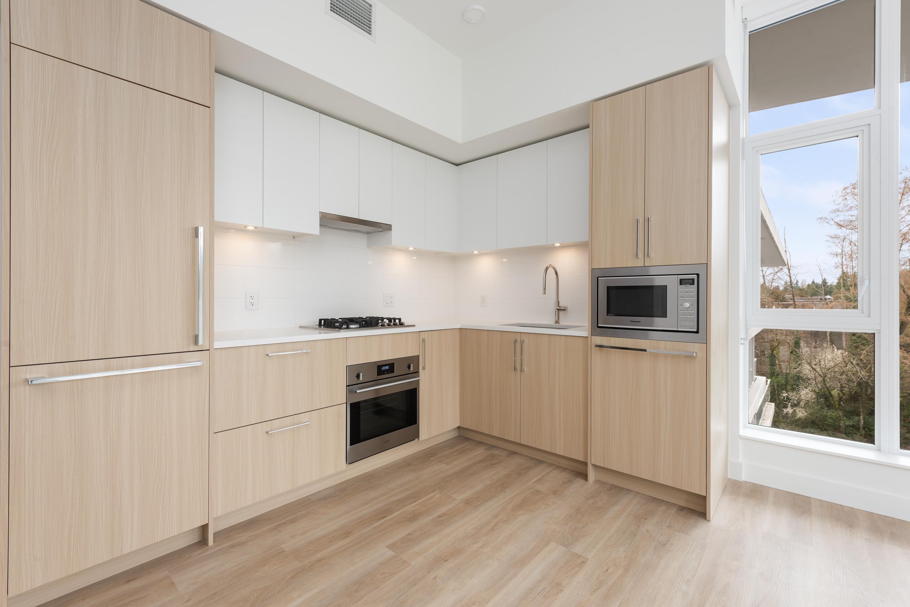 Additional image 3 of 303-9675 King George Boulevard, Surrey, BC, V3T 0T7