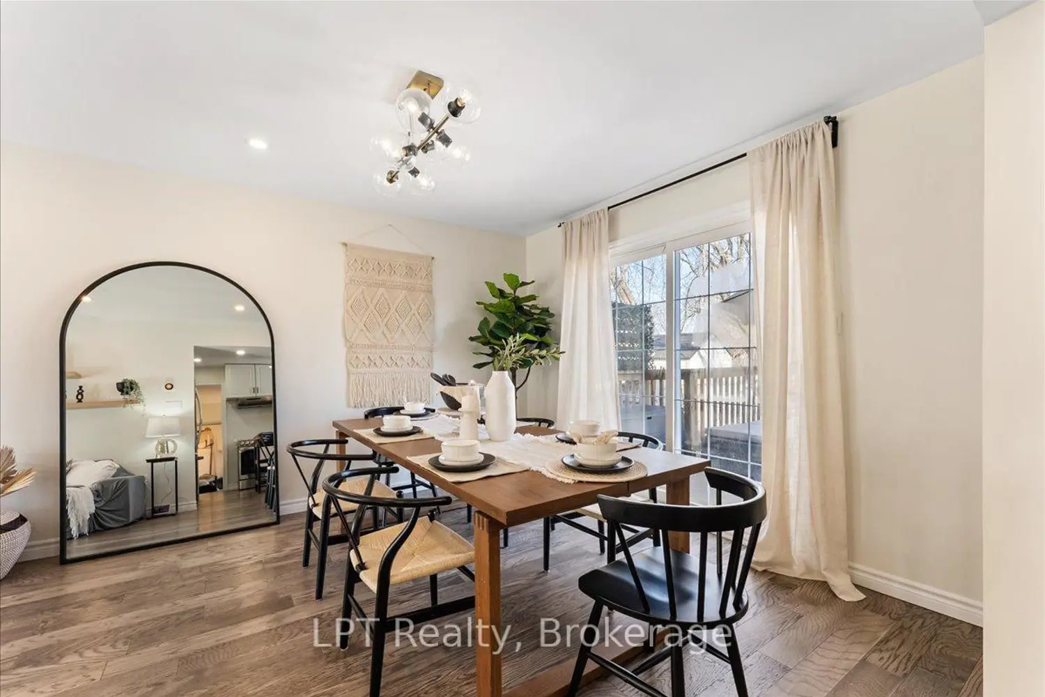154 Beach Road photo 5