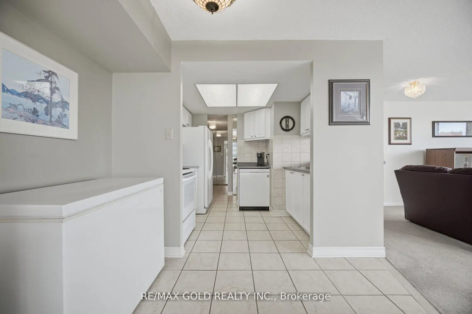 Additional image 2 of 2091 Hurontario Street 908