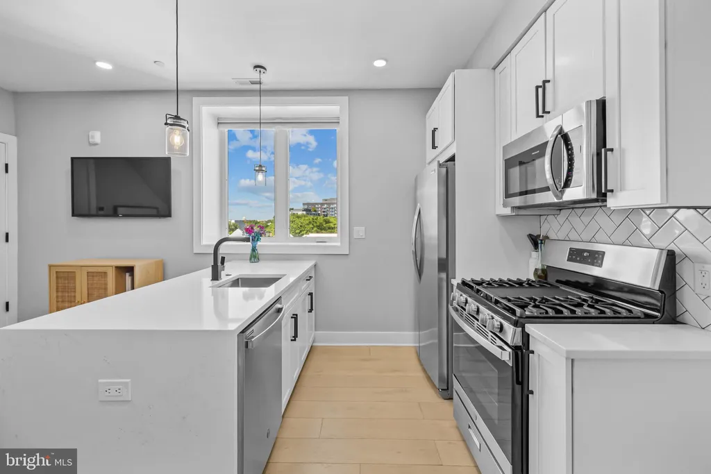 Additional image 8 of 1915 H St NE Unit PH1, Washington, DC 20002