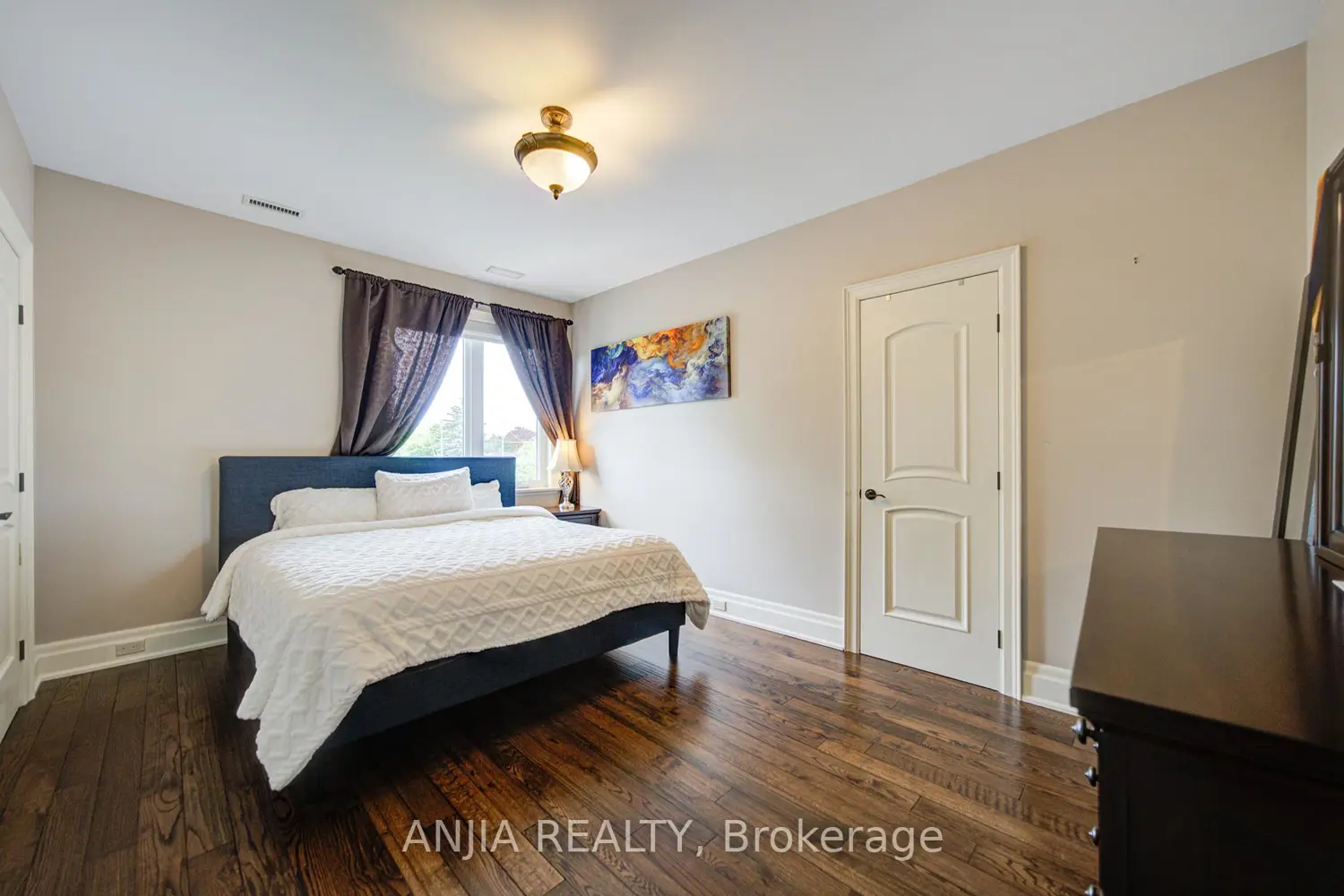 Additional image 5 of 452 Fernleigh Circle