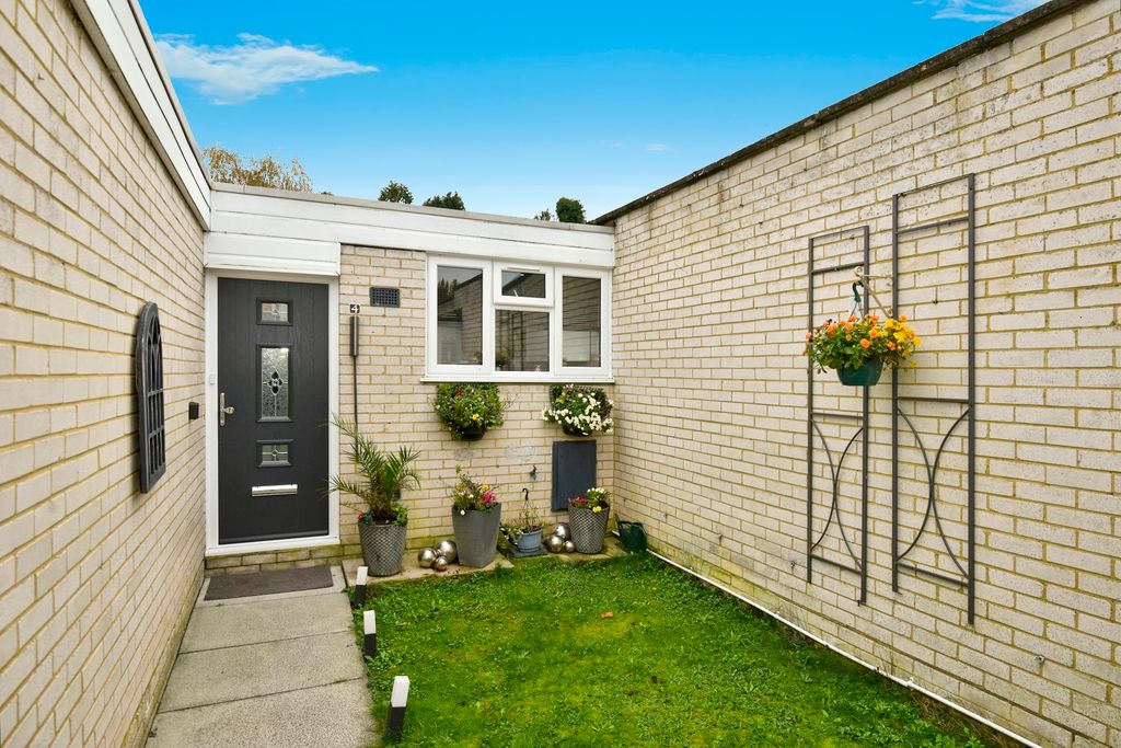 3 bed bungalow for saleLongfield Place, Maidstone, Kent ME15