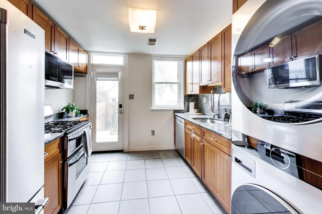 Additional image 11 of 1332 Emerald Street NE, Washington, DC 20002
