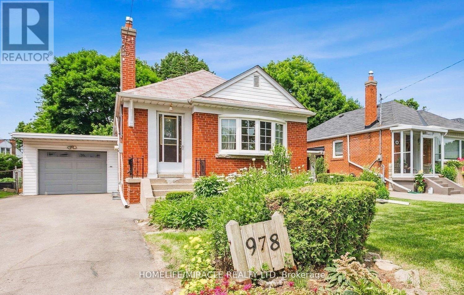 BSMT - 978 PHARMACY AVENUE
