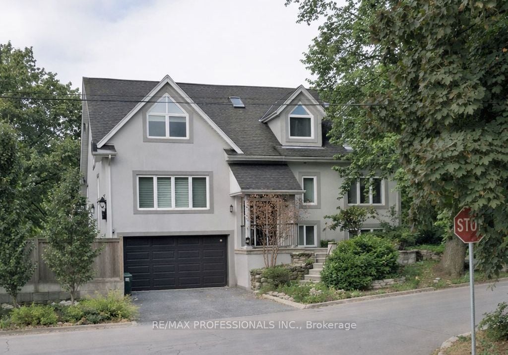 12 Walford Road, Toronto, ON, M8X 2P1