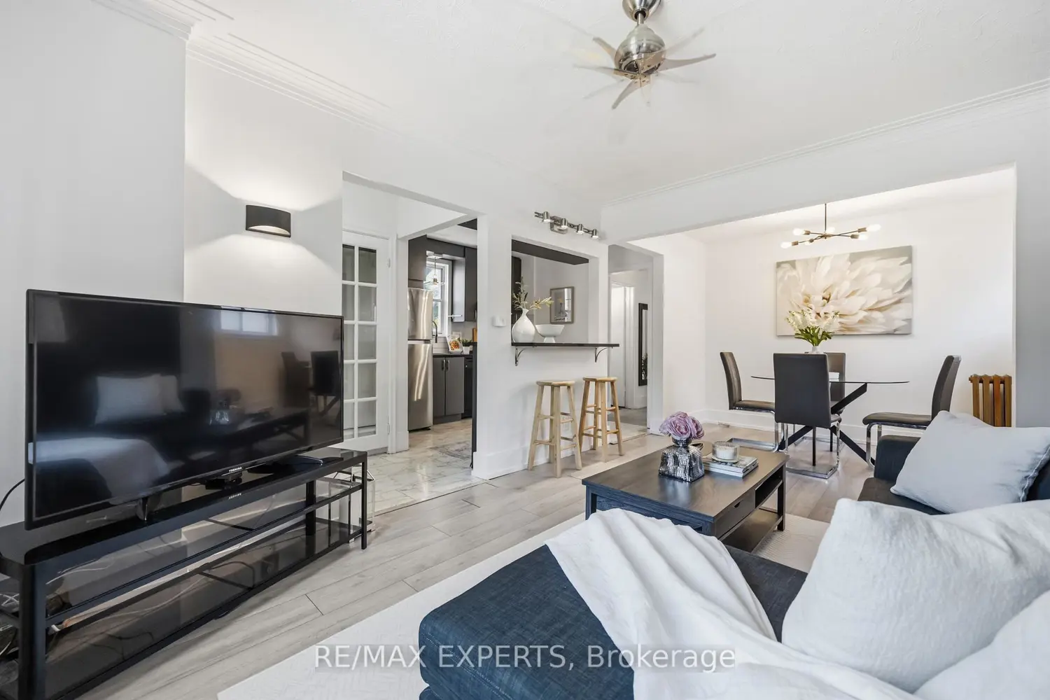221 Clonmore Drive photo 4