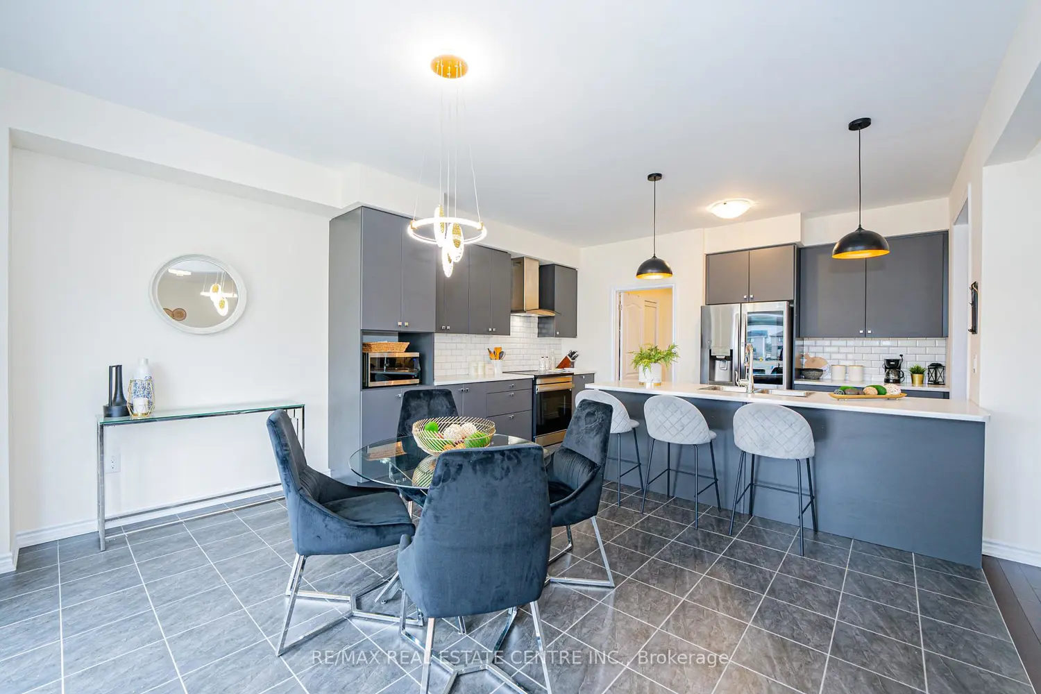 22 Oaktree Drive photo 5