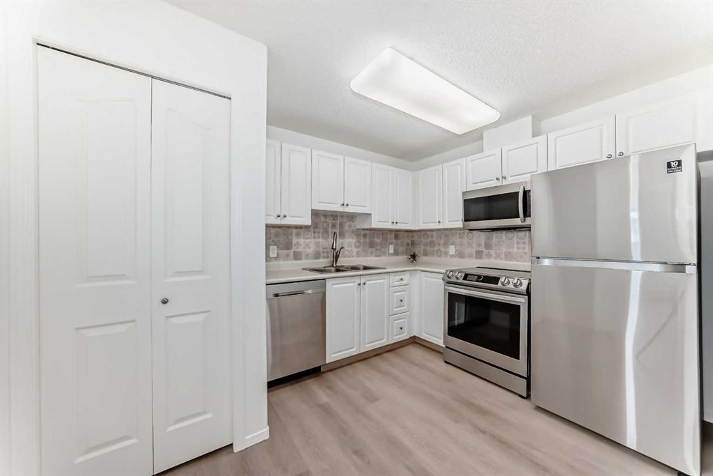 Additional image 4 of 412-5000 Somervale Court SW, Calgary, AB, T2Y 4M1