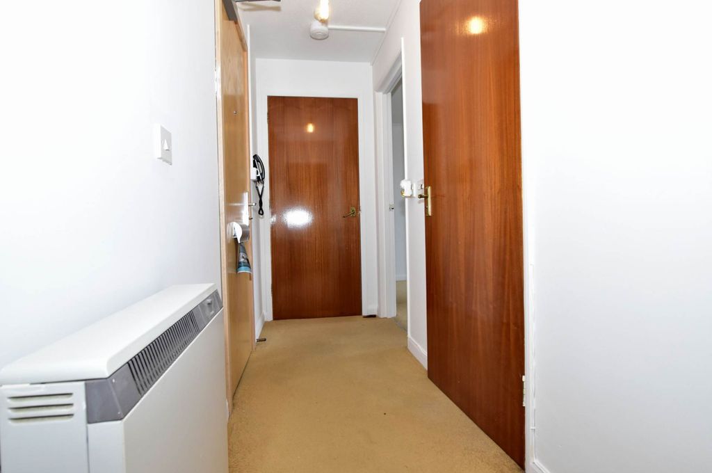 1 bed flat for saleMount Royal, Donaghadee BT21 photo 3
