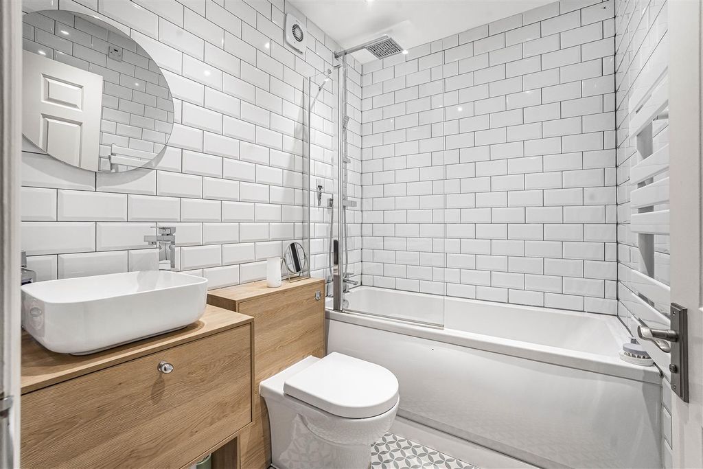 Additional image 8 of 1 bed flat for saleShaftesbury Court, Ludlow Road, Maidenhead SL6
