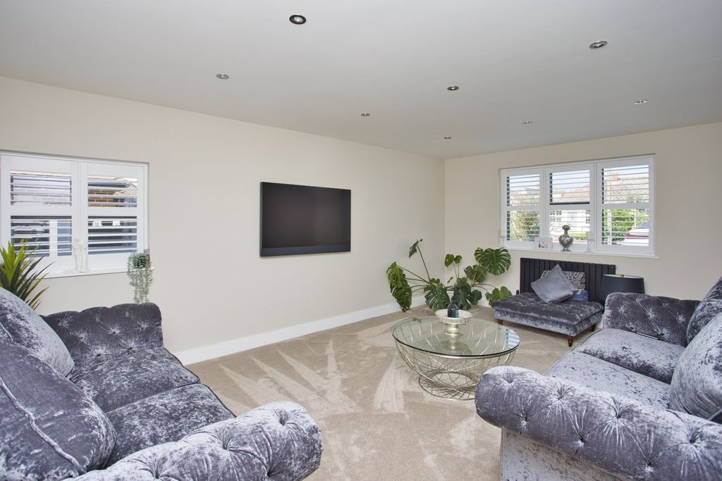 Additional image 4 of 4 bed detached house for saleMonkton Road, Minster, Ramsgate, Kent CT12