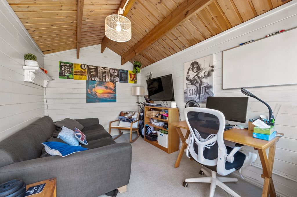 Additional image 16 of 3 bed terraced house for saleGlencoe Road, Weybridge KT13