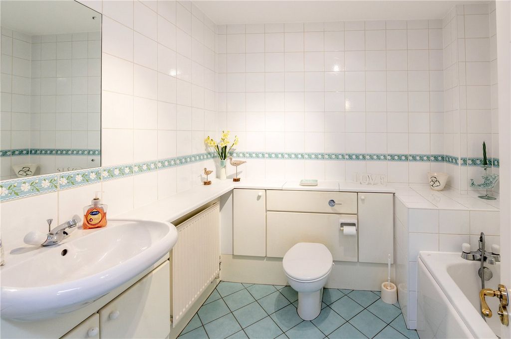 Additional image 12 of 2 bed flat for saleOatlands Drive, Weybridge, Surrey KT13