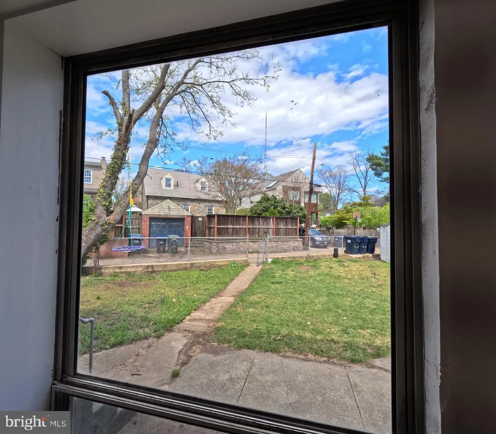 4317 River Road NW APT #1, Washington, DC 20016