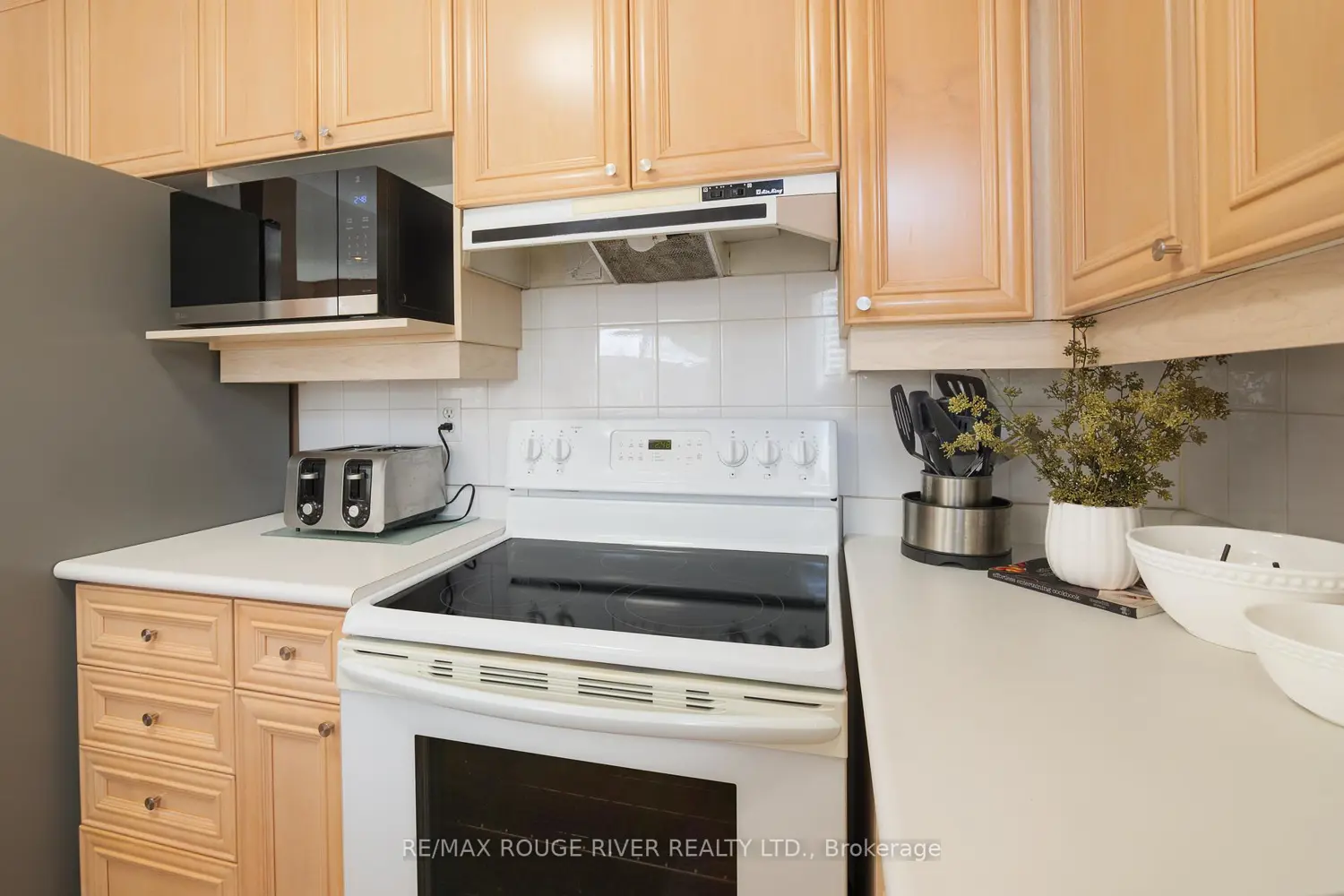 Additional image 10 of 463 Summerpark Crescent