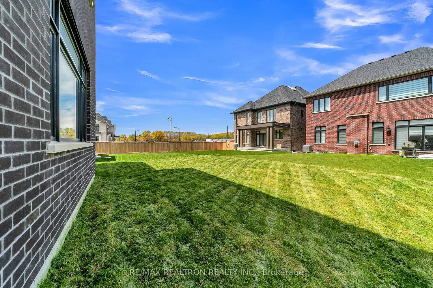 Additional image 19 of 8 Saxby Farm Avenue