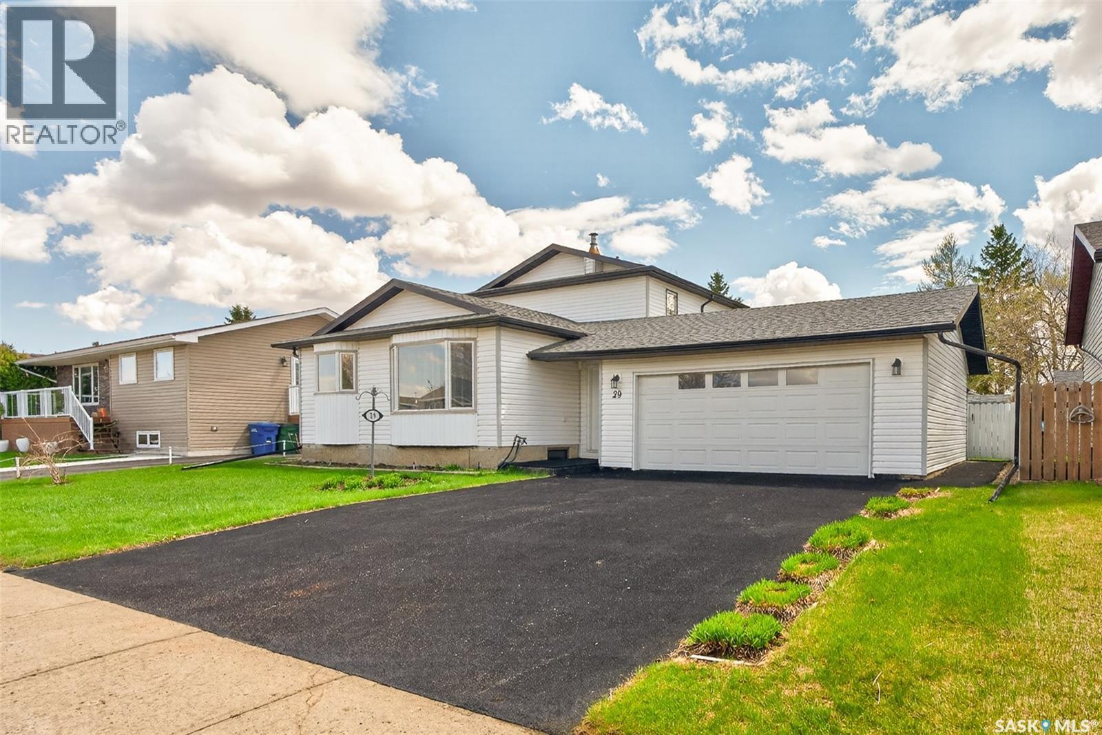 29 Edelweiss CRESCENT