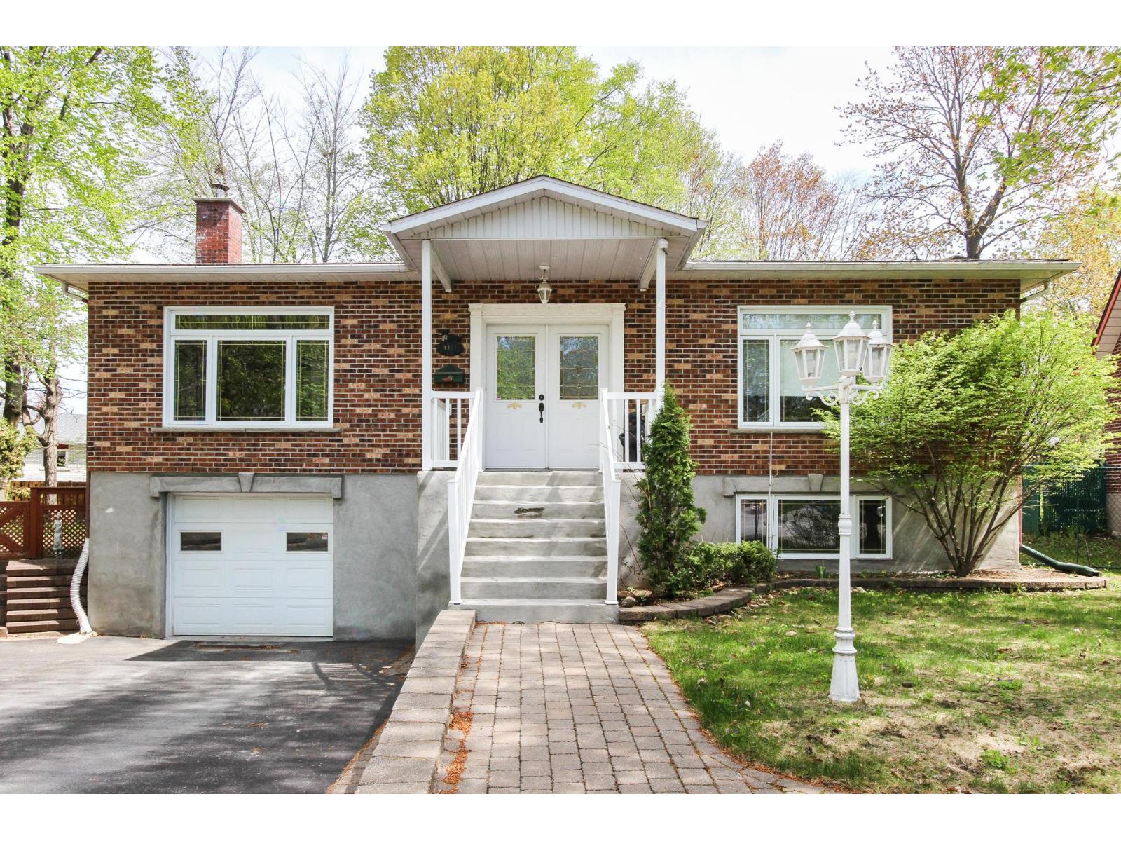 4471 Rue Forget