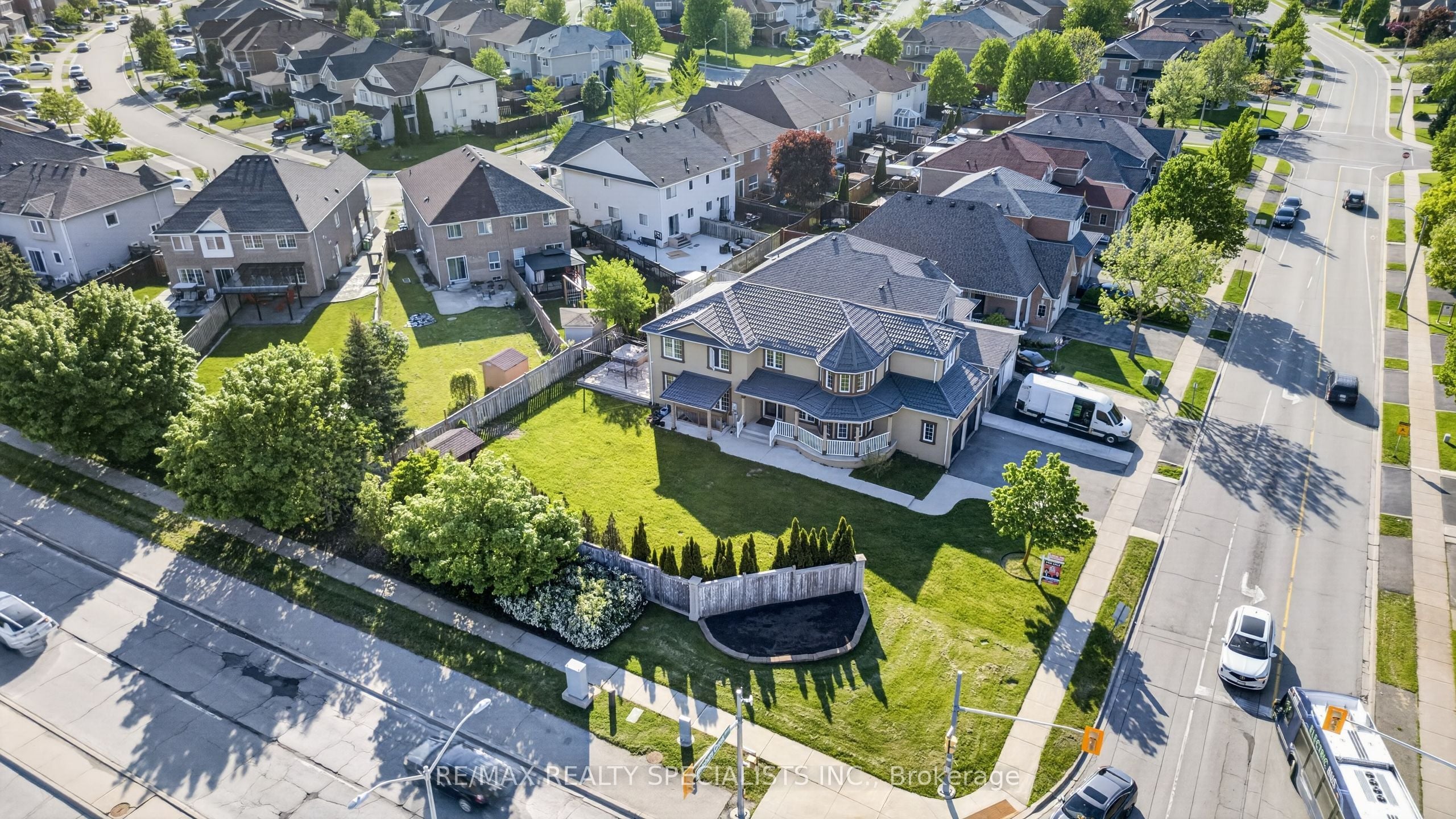Additional image 4 of 2 Fletchers Creek Boulevard, Brampton, ON, L6X 4R6