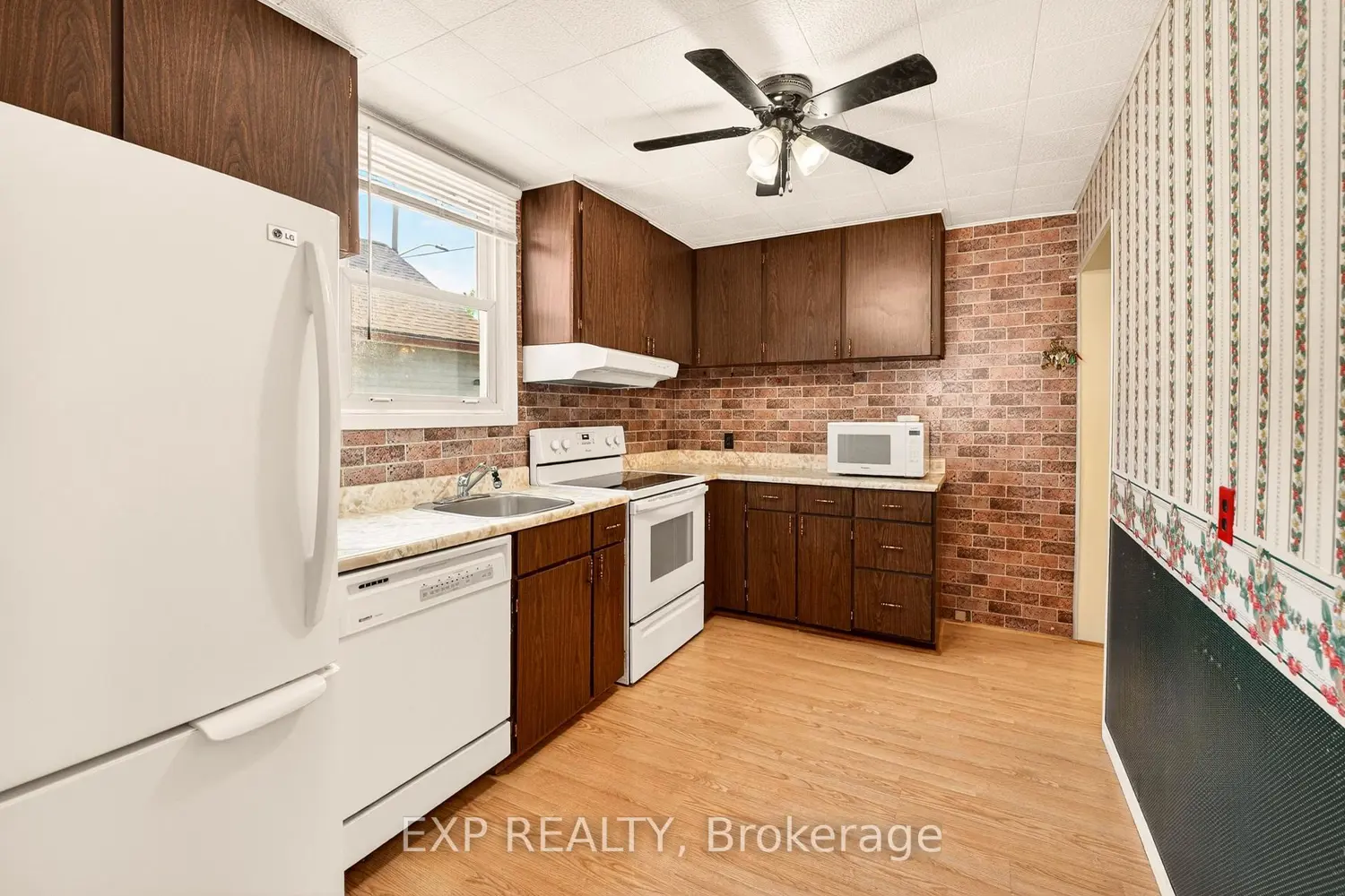 Additional image 7 of 6441 Monroe Street