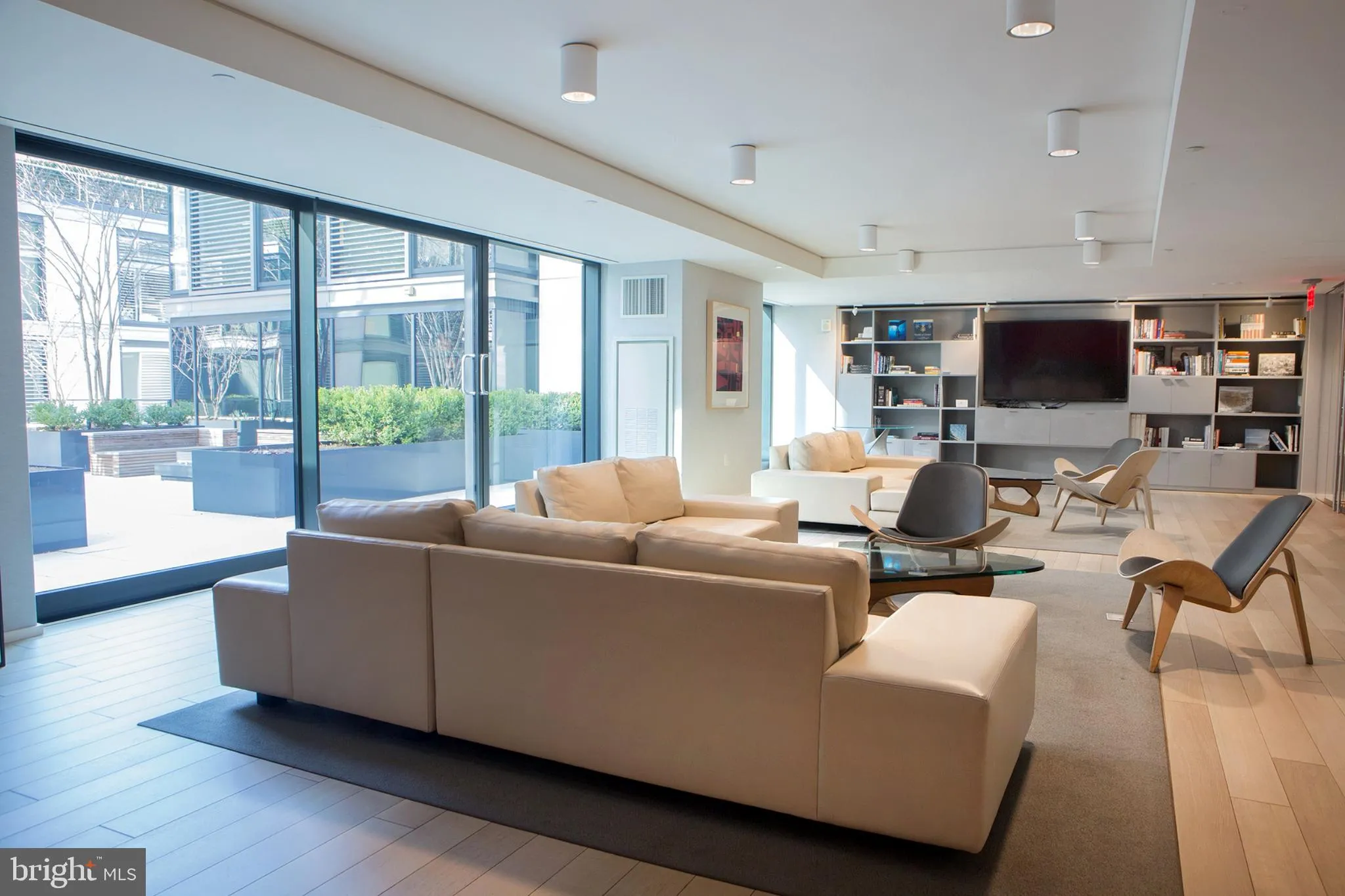 Additional image 91 of 925 H Street NW Unit 606, Washington, DC 20001