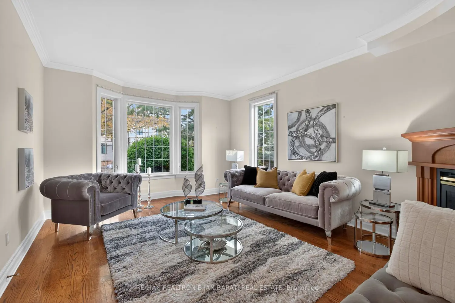 60 Lorraine Drive photo 3