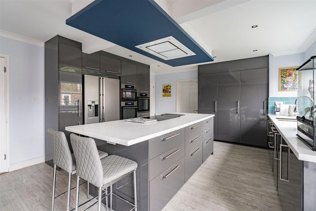 Additional image 7 of 4 bed link detached house for saleLambardes, New Ash Green DA3