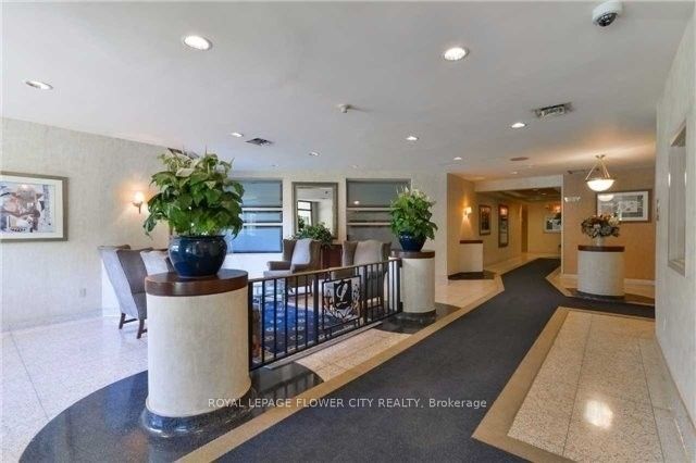 Additional image 2 of 303-12 Laurelcrest Street, Brampton, ON, L6S 5Y4