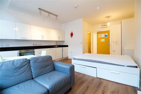 Town Hall, Bexley Square, Salford, Manchester M3, Studio to rent