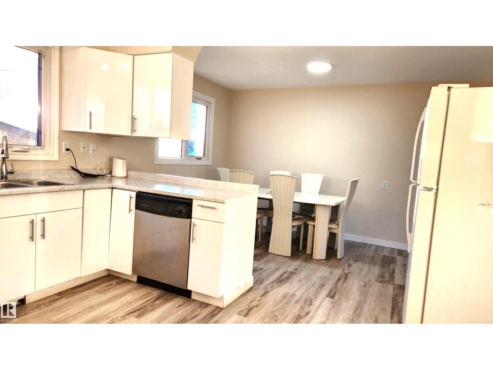 Additional image 3 of 4709 106 Street NW, Edmonton, AB, T5J2S7