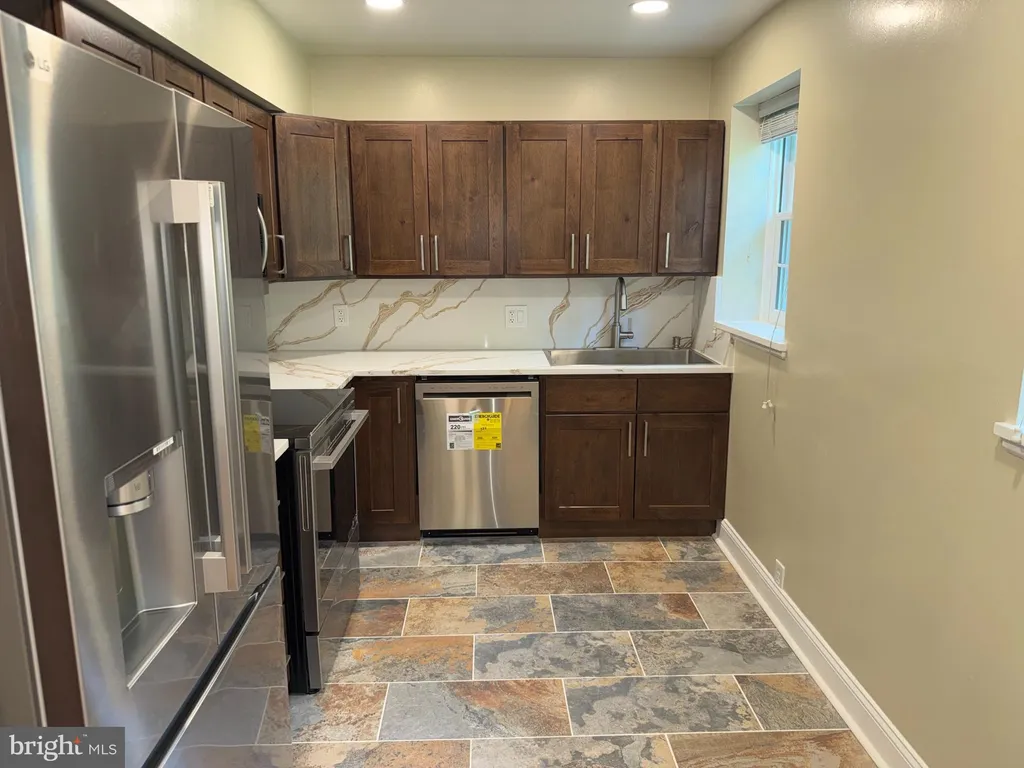 Additional image 3 of 3881 Porter Street NW Unit A295, Washington, DC 20016