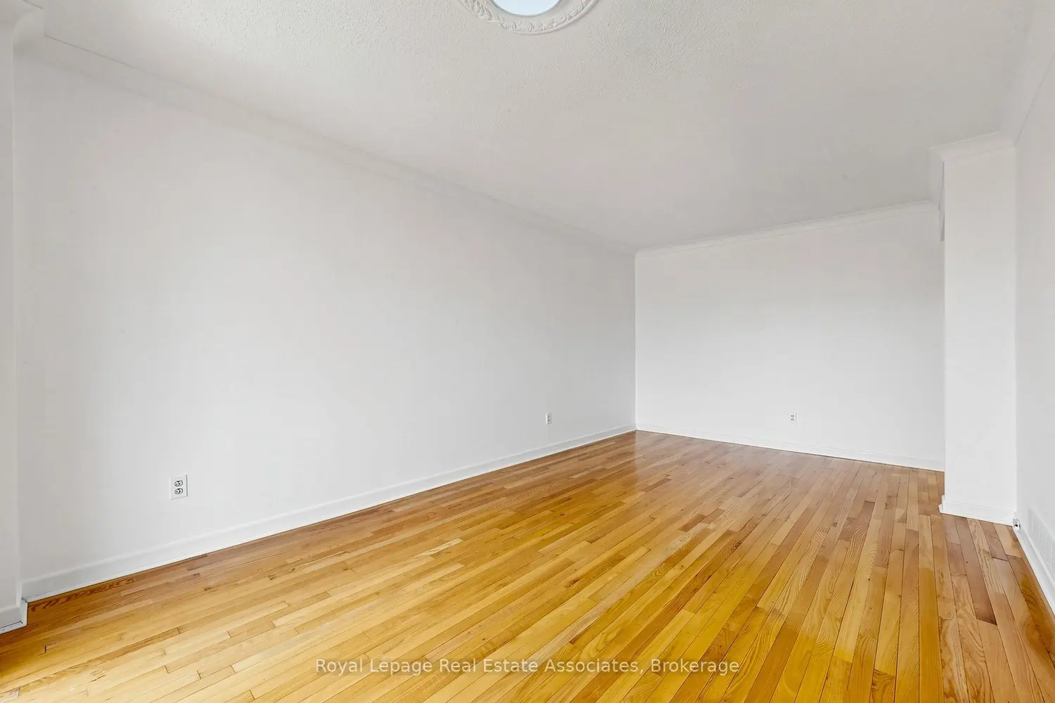 Additional image 8 of 600 Silver Creek Boulevard 40