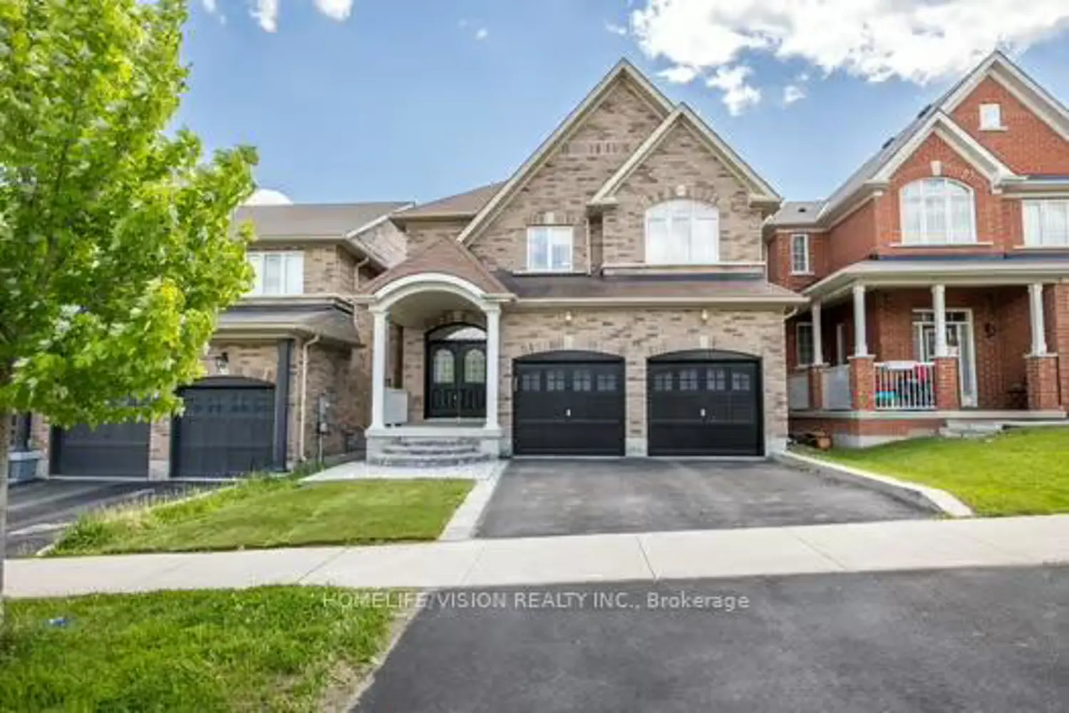 19 Grey Wing Avenue photo 2