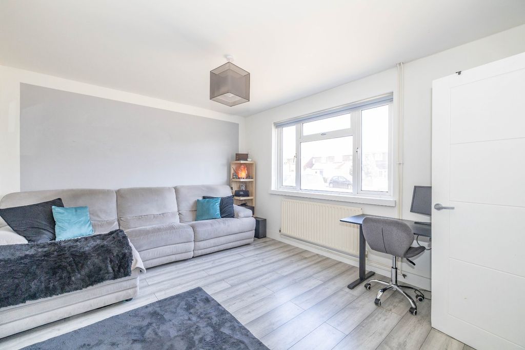 Additional image 2 of 3 bed semi-detached house for saleTrinity Road, Sittingbourne, Kent ME10