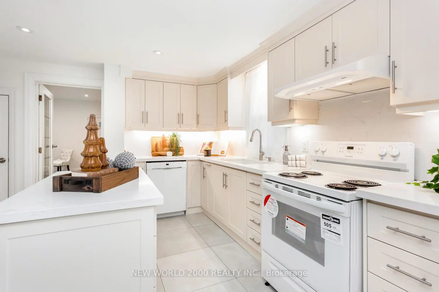 Additional image 12 of 8071 Kipling Avenue
